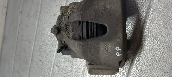 Opel Zafira A Front brake caliper