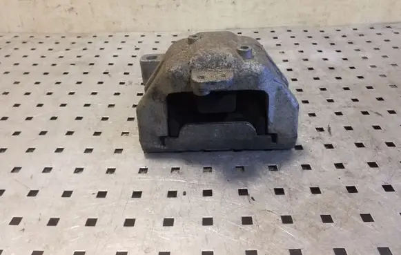 Volkswagen Golf IV Engine mount bracket 1J0199262BN
