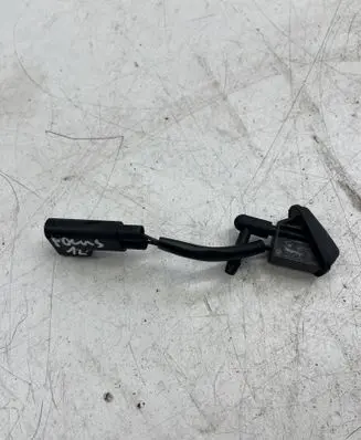 Windshield washer spray nozzle