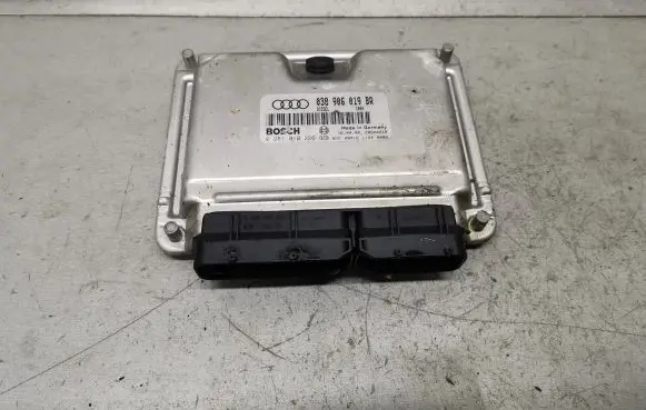 Audi A4 S4 B5 8D Engine control unit/module 038906019BR 0281010226