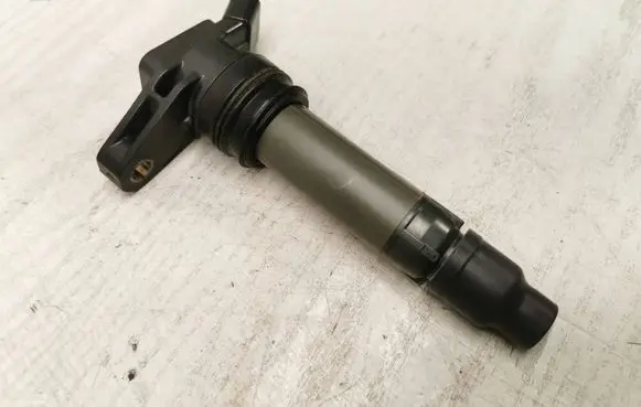 High voltage ignition coil