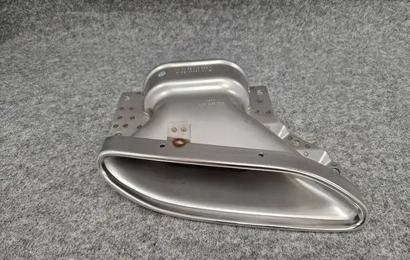 Mercedes-Benz S W222 Muffler trim A2224908402