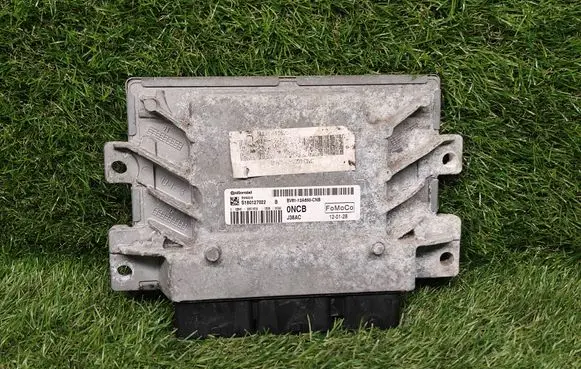 Ford Focus Engine control unit/module ECU BV6112A650CNB S180127022