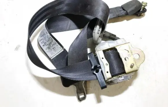 Hyundai Elantra Rear seatbelt
