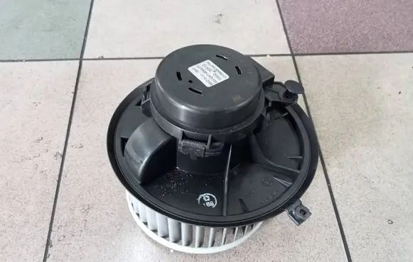 Renault Laguna II Heater fan/blower 52488121 L073A35