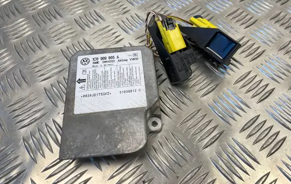 Volkswagen Bora Airbag control unit/module 1C0909605A 6Q0909606
