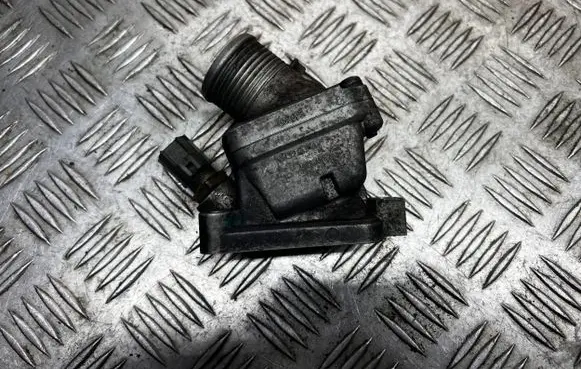 Volvo S60 Thermostat/thermostat housing 863695