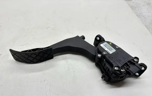 Volkswagen Polo Accelerator throttle pedal 6Q1721503B
