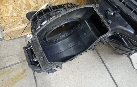 Volkswagen Transporter - Caravelle T5 Interior heater climate box assembly