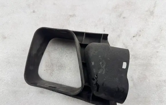 Volvo XC90 Air intake duct part 31370229