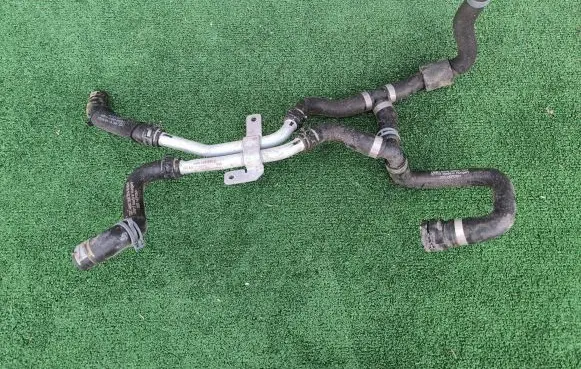 Audi Q7 4M Engine coolant pipe/hose 4M0819927C ENAW3103