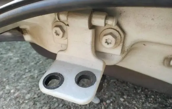 Renault Espace III Rear door lower hinge