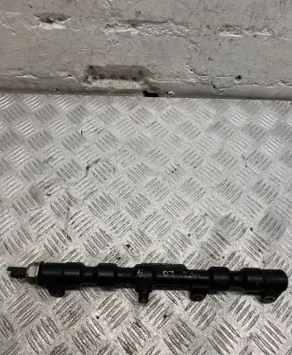 Ford Mondeo Mk III Fuel main line pipe 2S709D280AE