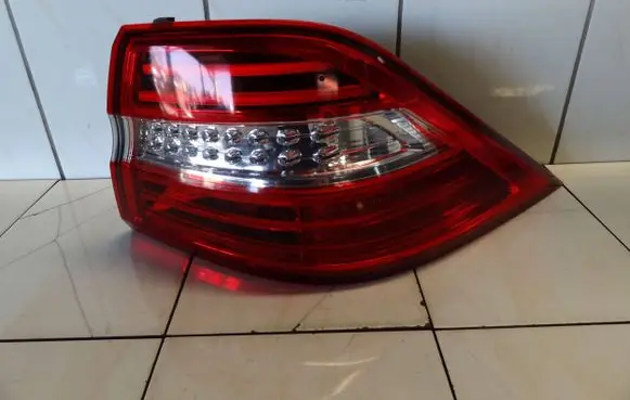 Mercedes-Benz ML W166 Rear/tail lights A1669063201