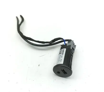 Iveco Daily 6th gen AUX in-socket connector 5802012270