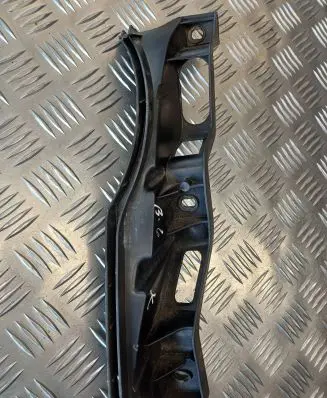 Volkswagen PASSAT B6 Front bumper mounting bracket 3C0807889