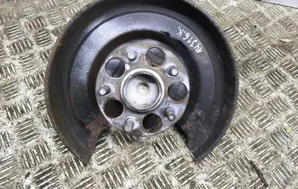 Toyota Prius (XW30) Rear wheel hub 8954452040