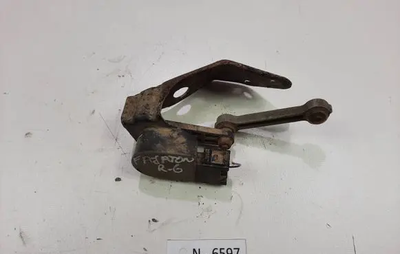 Headlight/headlamp level sensor