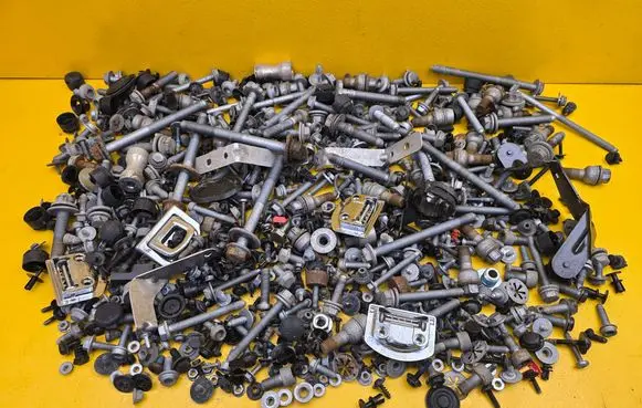Audi e-tron Nuts/bolts 