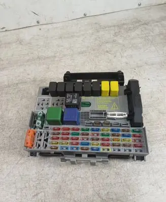 Opel Zafira A Fuse box set 24412497 24431679 24431677