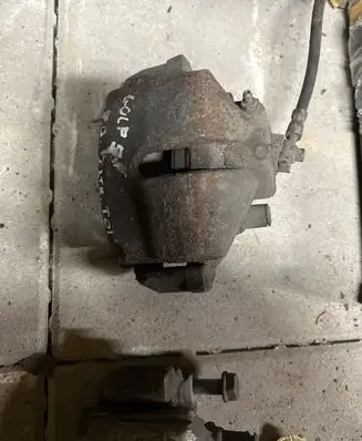 Volkswagen Golf Plus Front brake caliper