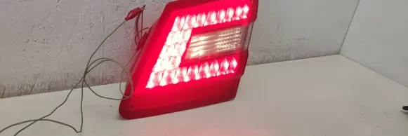 Tailgate rear/tail lights