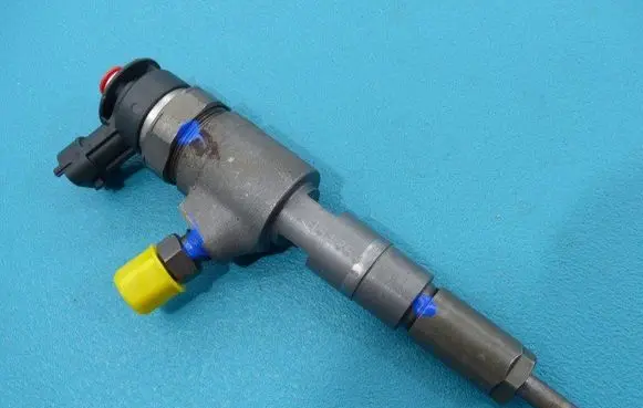 Fuel injector