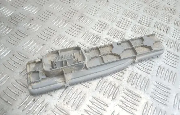 Opel Astra G Tail light bulb cover holder