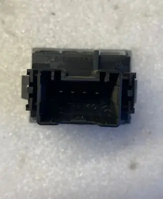 Volkswagen Touareg I Seat heating switch 7L6963570B 7L6963564A 7L6963564