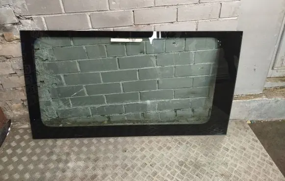 Rear side window