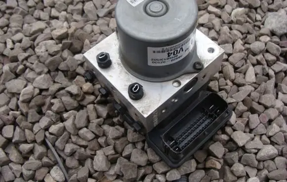 Hyundai i40 ABS Pump 589203Z530