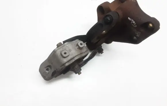 Volvo S60 Engine mount bracket G9N3K305DD 30671219