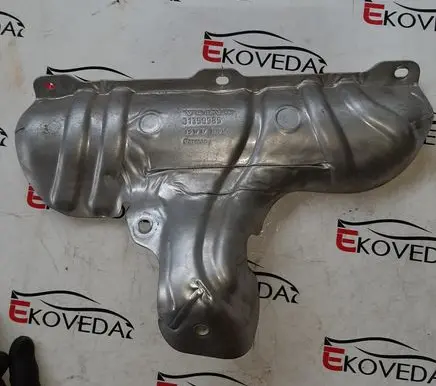 Volvo XC60 Heat shield in engine bay 31359985