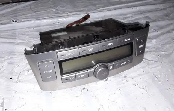 Toyota Avensis T250 Climate control unit 5590005160