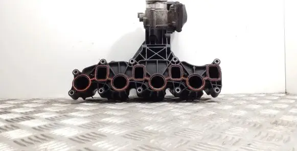 Volkswagen Tiguan Intake manifold 03L129711AM 03L128063R