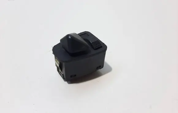 BMW 3 E46 Wing mirror switch 83736919