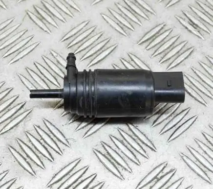BMW 1 F20 F21 Windscreen/windshield washer pump 23557610 7345885
