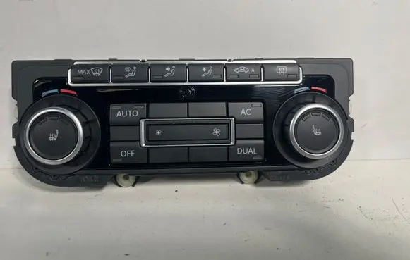 Volkswagen Golf VI Climate control unit 5K0907044BD 5HB00974631