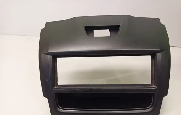 Isuzu D-Max Radio/GPS head unit trim 