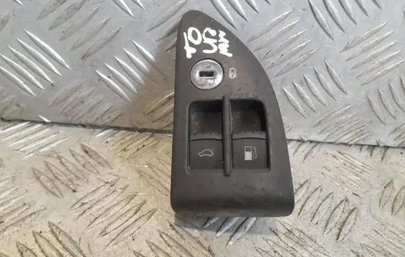 Volkswagen Touran I Fuel tank opening switch 1J0959831A