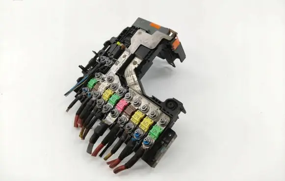 Citroen DS5 Fuse module 9665878380