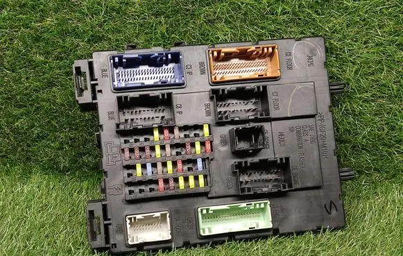 Ford Focus Power management control unit F1FT14A073GG