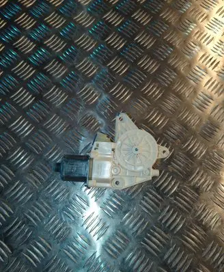 Mercedes-Benz E W212 Front door window regulator motor A2048200242