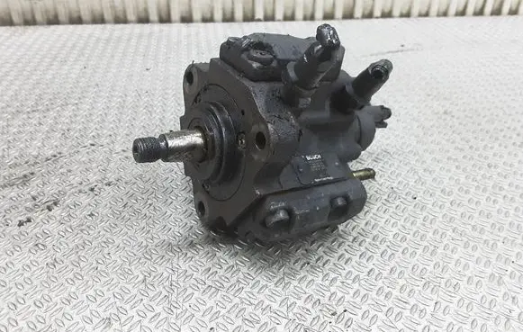 Renault Laguna II Fuel injection high pressure pump 0445010018 7700111010