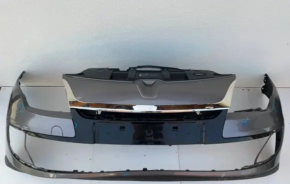 Renault Megane III Front bumper 620221285R