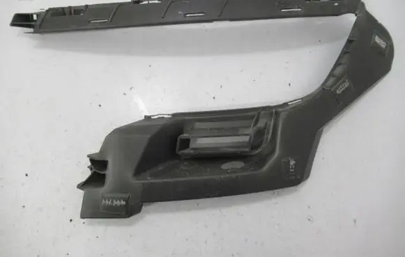 Citroen C5 Aircross Front bumper mounting bracket 9827004280
