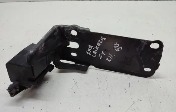 BMW X1 E84 Radiator mount bracket 7117812 51647117812 237810