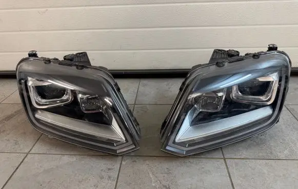 Volkswagen Amarok Headlights/headlamps set 2H3941031B 2H3941032B