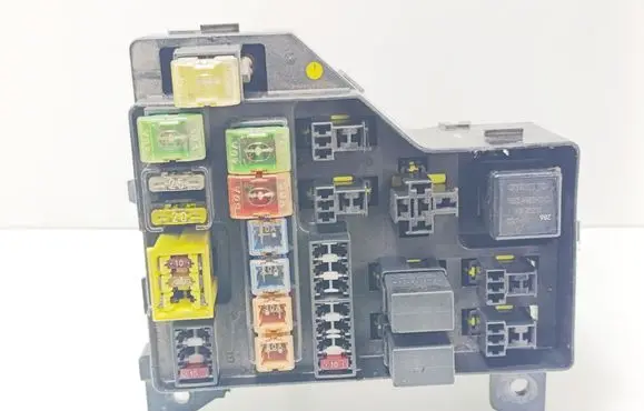 Volvo S40, V40 Fuse module