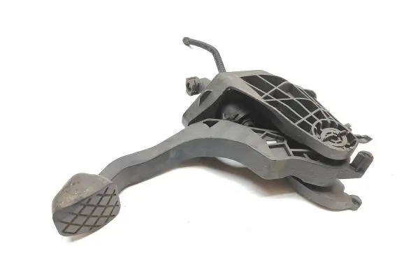 Volkswagen Polo V 6R Clutch pedal 6R1721059AA 208194Y